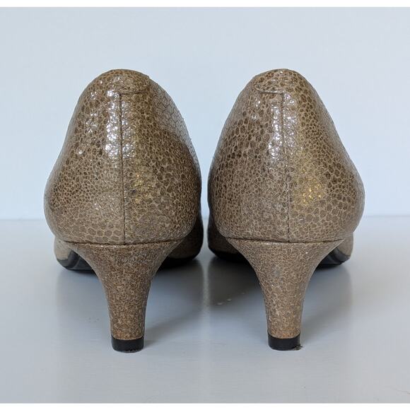 Sofft Metallic Gold Bronze Reptile Kitten Heels Pumps Size 7.5 M - Picture 5 of 6